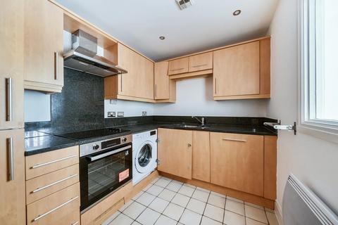 undefined, Holland Gardens,  Brentford,  TW8