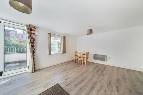 undefined, Holland Gardens,  Brentford,  TW8