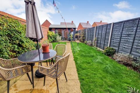 4 bedroom terraced house for sale, Greenkeepers Road, Great Denham, Bedford
