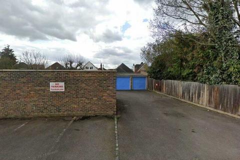 Garage to rent, Home Farm Gardens, Walton-on-Thames KT12