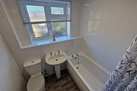 2 bedroom end of terrace house to rent, Condliffe Close, Sandbach