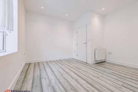 undefined, Carshalton Road, Sutton SM1