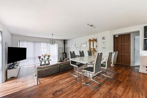 5 bedroom detached house for sale, London Road, Horndean, Waterlooville, Hampshire