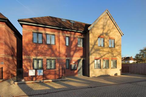 undefined, Gunnersbury Avenue, W5
