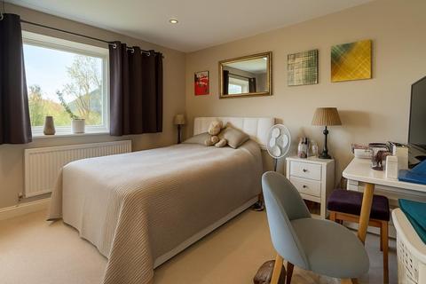 2 bedroom maisonette to rent, Roxborough Road, Harrow on the Hill HA1