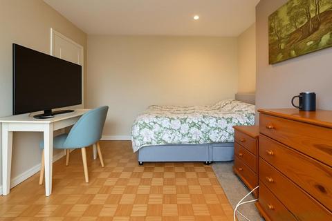 2 bedroom maisonette to rent, Roxborough Road, Harrow on the Hill HA1