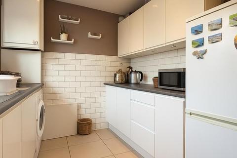 2 bedroom maisonette to rent, Roxborough Road, Harrow on the Hill HA1