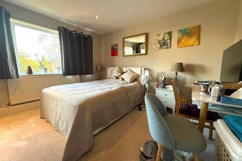 2 bedroom maisonette to rent, Roxborough Road, Harrow on the Hill HA1