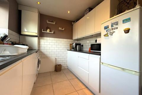 2 bedroom maisonette to rent, Roxborough Road, Harrow on the Hill HA1