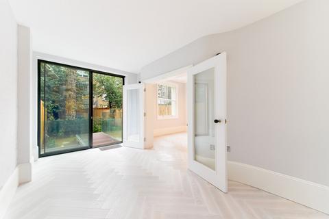 3 bedroom apartment to rent, Leinster Square, London, W2 4