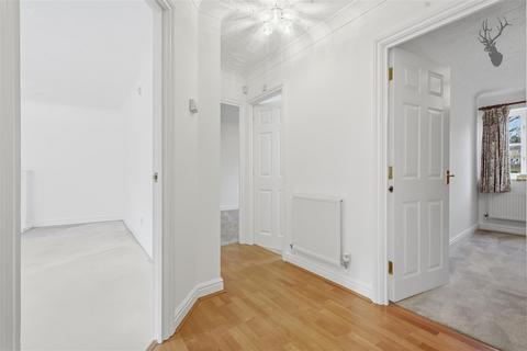 undefined, Forest Drive, Theydon Bois, Epping
