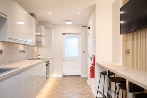 5 bedroom semi-detached house to rent, Peterkin Road, Norwich