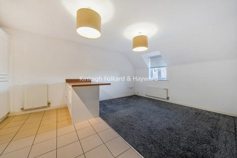 2 bedroom maisonette to rent, Gardenia Road, Bromley, Kent, BR1