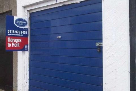 Rothbury Gardens, Isleworth TW7