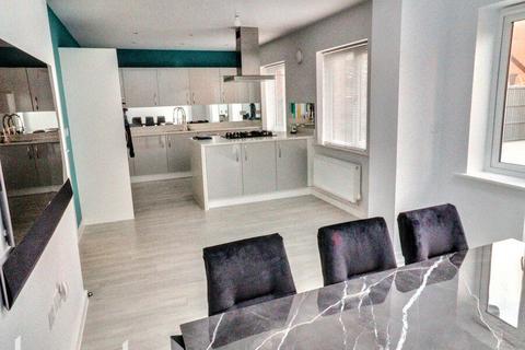 4 bedroom detached house for sale, Tollgate Close, Leicester