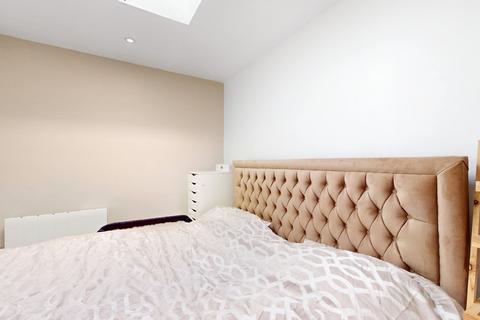 2 bedroom flat for sale, Luna Apartments, 272 HA4