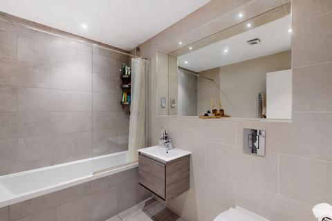 2 bedroom flat for sale, Luna Apartments, 272 HA4