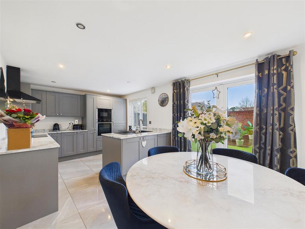 Dining Kitchen