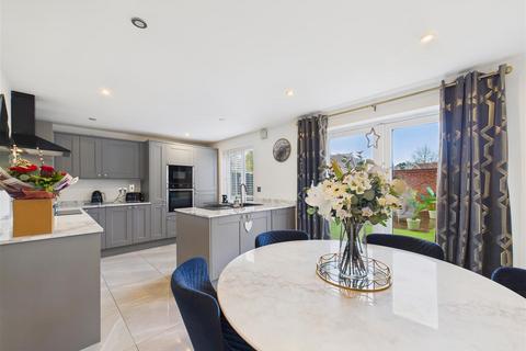 3 bedroom detached house for sale, Swift Close, Cottingham