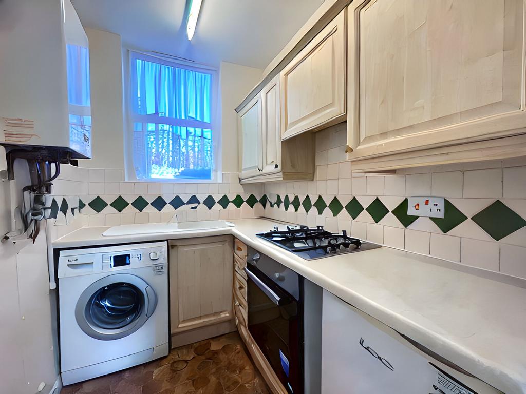 Flat 1 Kitchen