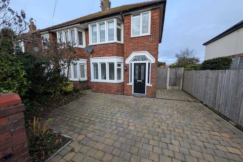 3 bedroom house to rent, Chester Avenue, Poulton-le-Fylde