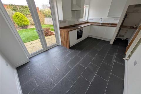 3 bedroom house to rent, Chester Avenue, Poulton-le-Fylde