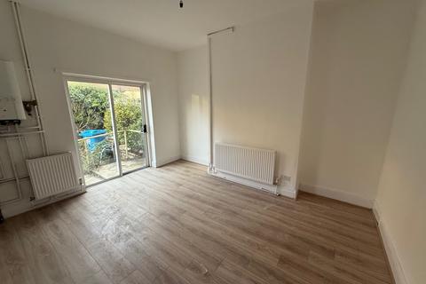 undefined, First Avenue, Fazakerley, Liverpool