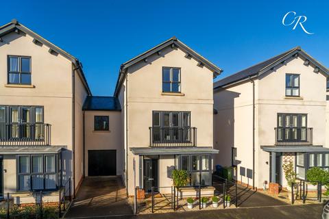 4 bedroom link detached house for sale, Flora Close, Cheltenham GL52