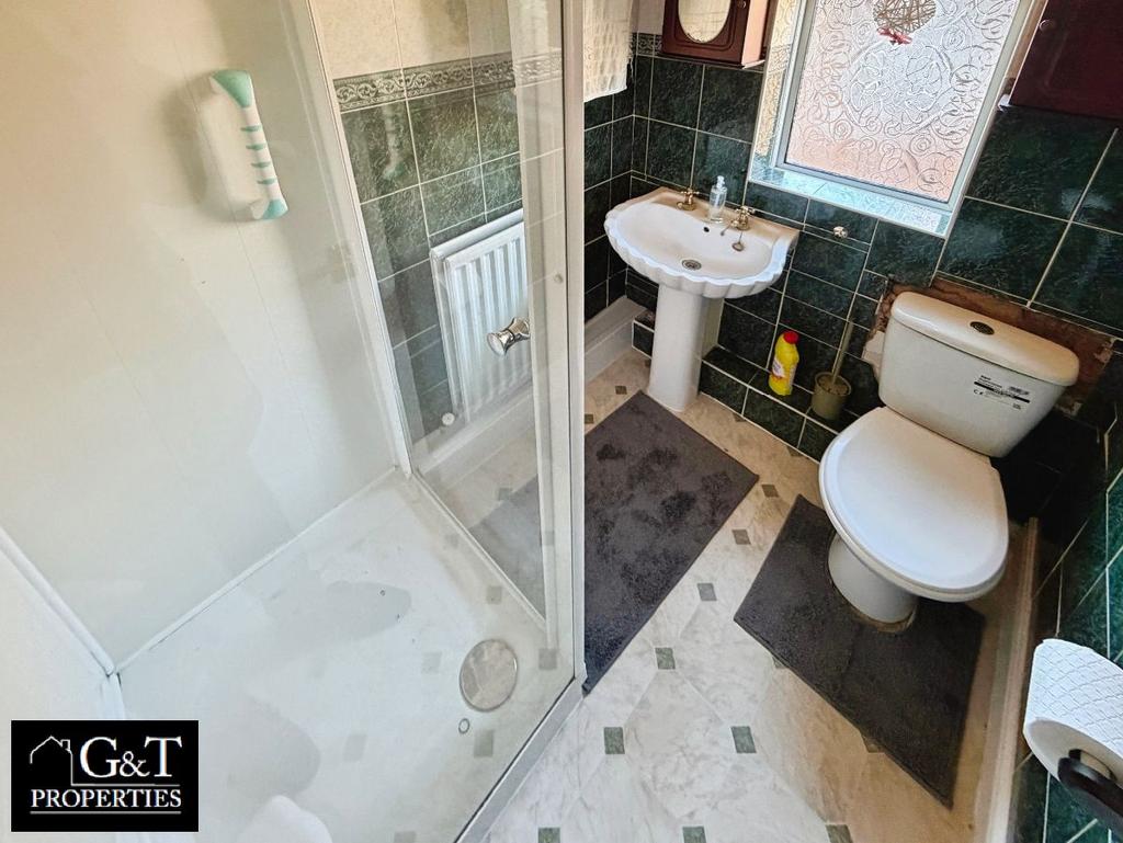 Family bathroom