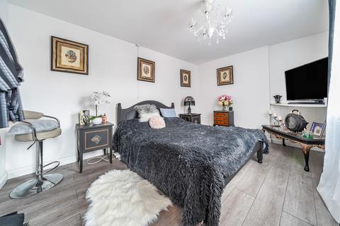 undefined, Gloucester Road, Cheltenham GL51