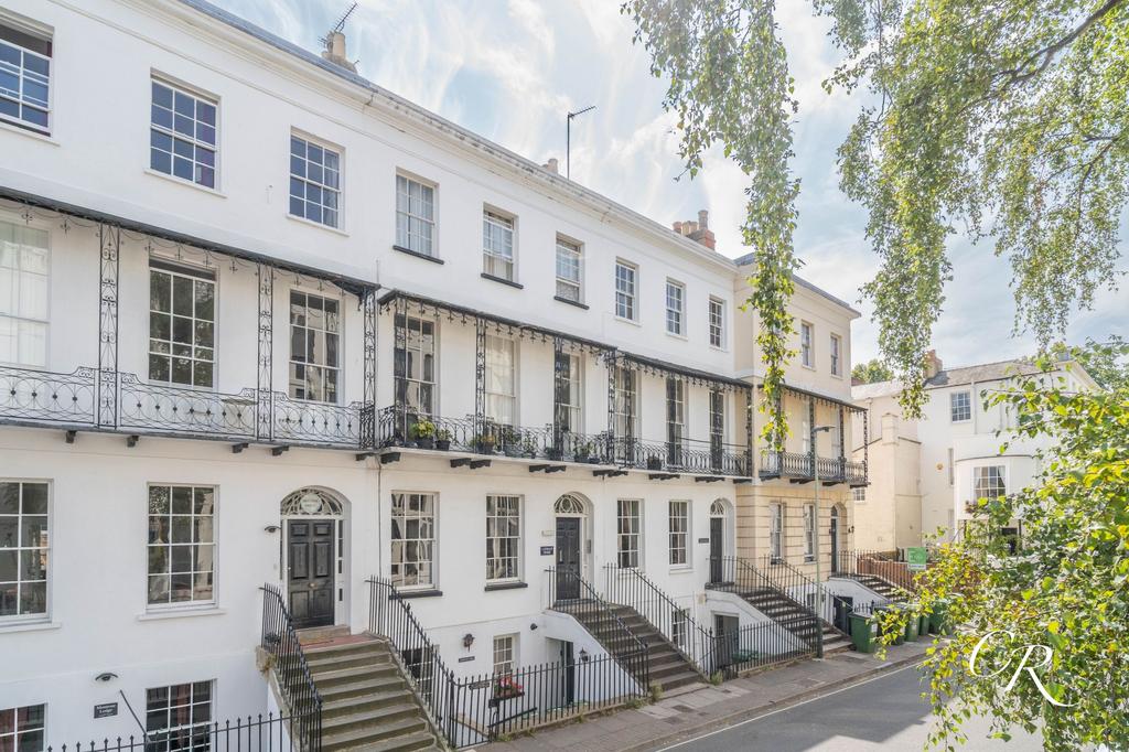 Gl50 1lr Wellington Street, Cheltenham GL50 1 bed flat - £210,000