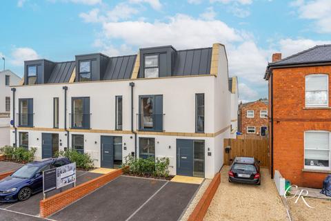 undefined, Carlton Street, Cheltenham GL52