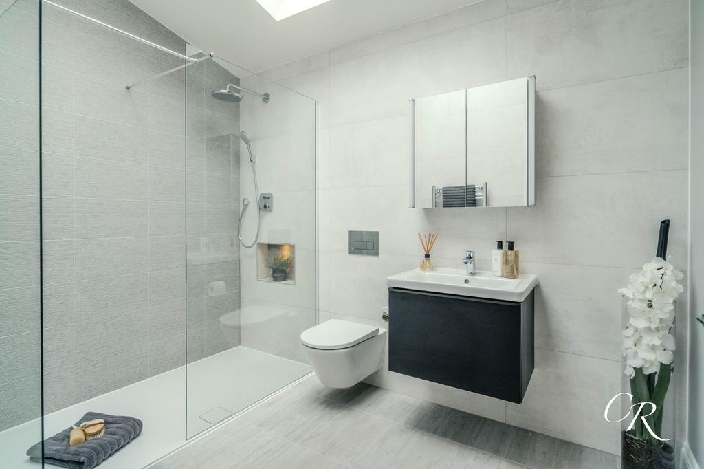 En-suite To Bedroom 1