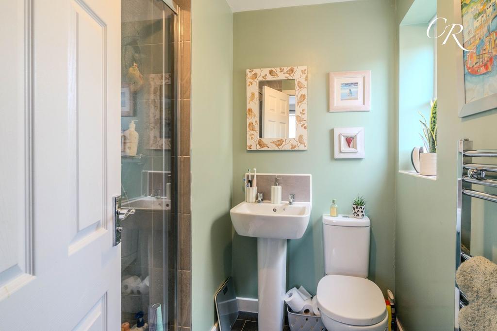 En-suite to Master Bedroom