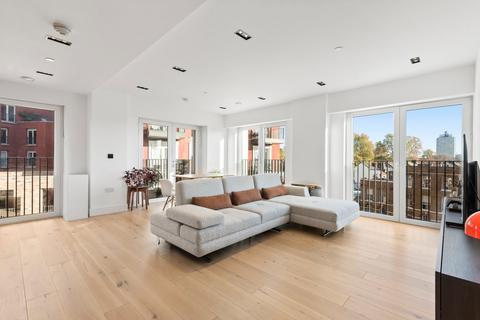 1 bedroom flat to rent, Exchange Gardens, London