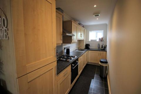 2 bedroom apartment to rent, Orchard Court