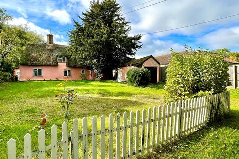4 bedroom detached house for sale, Chapmans Cottage, Ashdon Road, Radwinter, Saffron Walden, Essex CB10 2UA