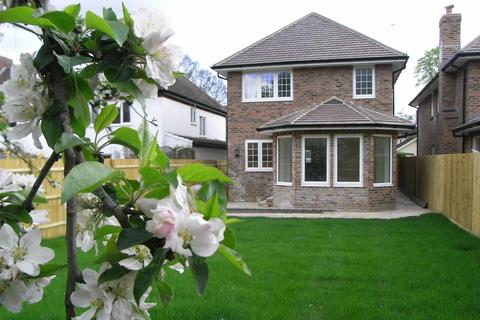 4 bedroom detached house to rent, MERRYLANDS ROAD, BOOKHAM, KT23