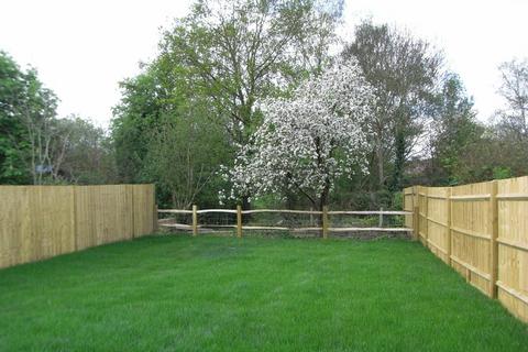 4 bedroom detached house to rent, MERRYLANDS ROAD, BOOKHAM, KT23