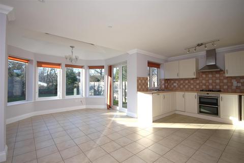 4 bedroom detached house to rent, MERRYLANDS ROAD, BOOKHAM, KT23