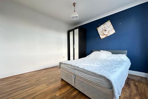 undefined, Hitherbroom Road, Hayes UB3