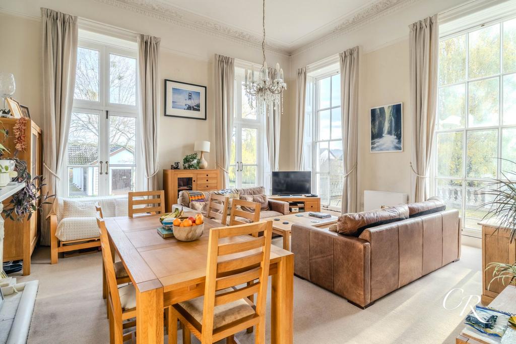 Sitting/Dining Room