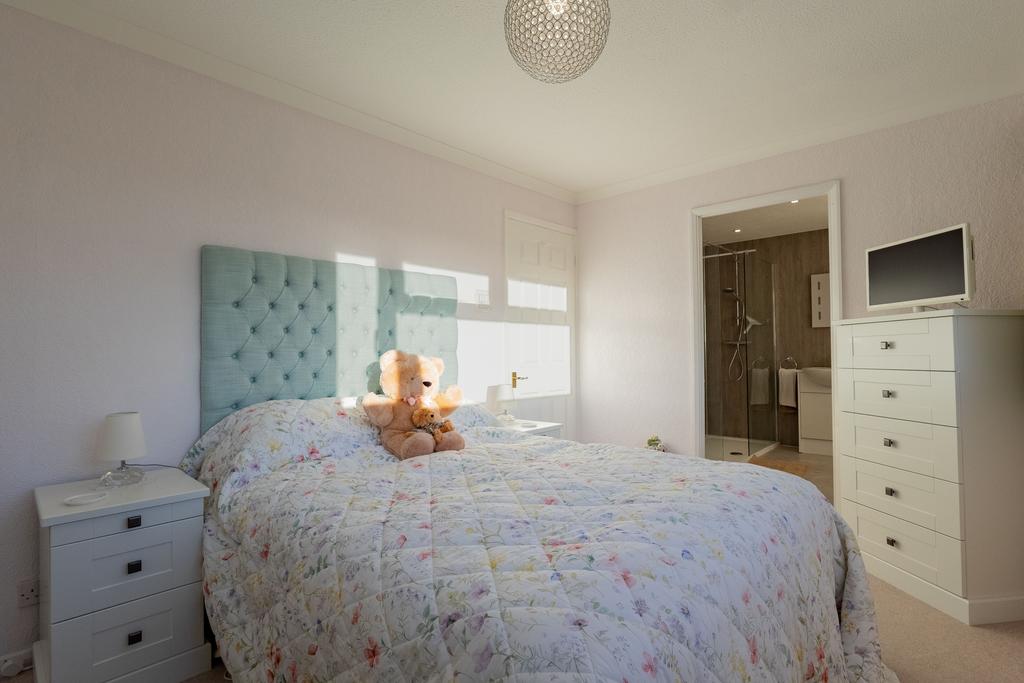Bed 1 (2)