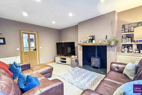 2 bedroom character property for sale, 2 Barf View, Portinscale, Keswick, CA12