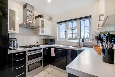 undefined, High Road, Loughton IG10