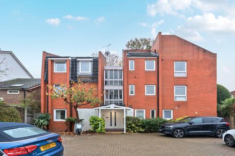 undefined, Kingston Hill, Kingston Upon Thames, KT2