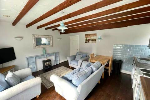 2 bedroom detached bungalow to rent, Polperro Road, Looe