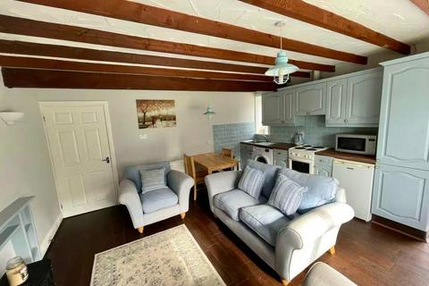 2 bedroom detached bungalow to rent, Polperro Road, Looe