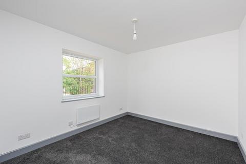 2 bedroom flat to rent, Clapham Park Road, London SW4