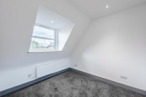 2 bedroom flat to rent, Clapham Park Road, London SW4